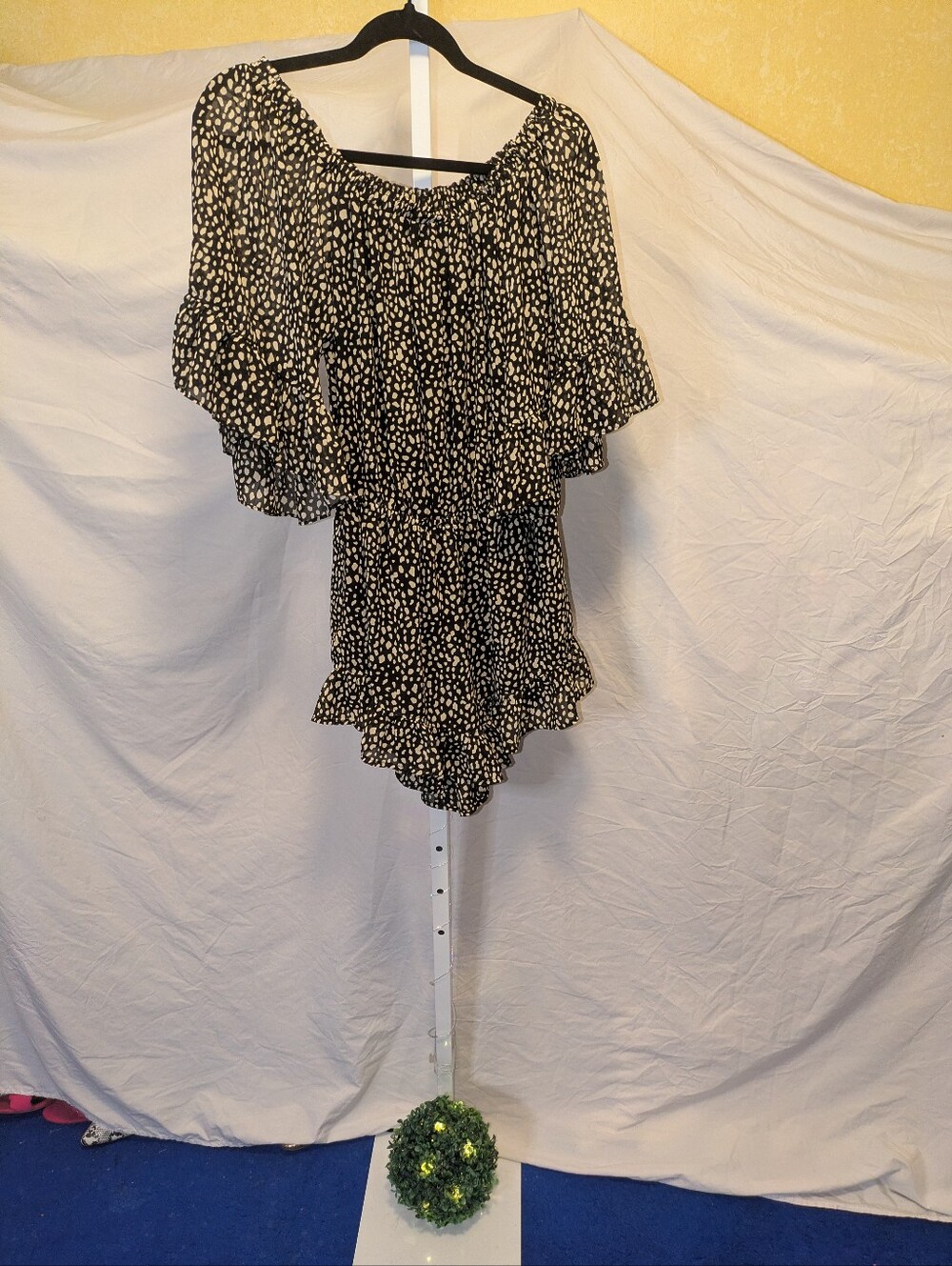 ee:some Black & Cream Spotted Off-Shoulder Ruffle Romper Size S